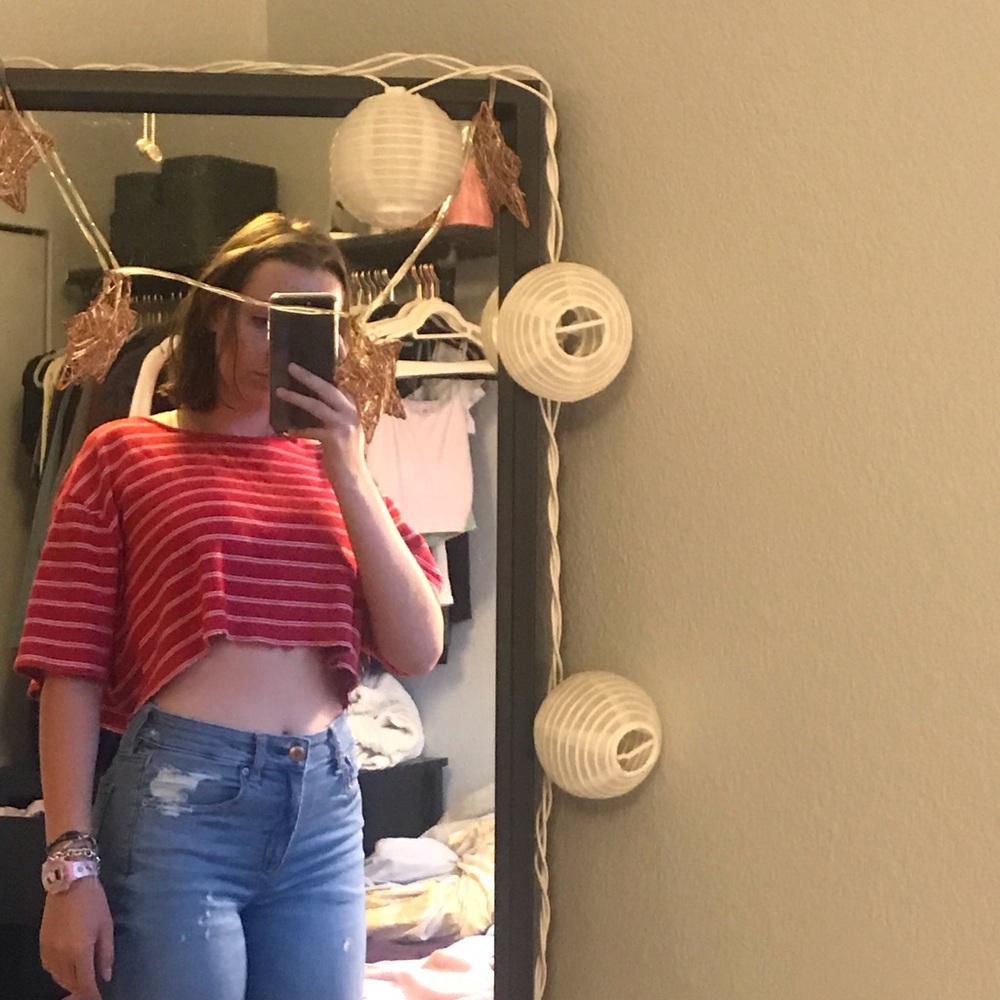 Cropped red and white shirt
